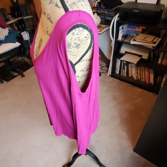 Express size XL cold shoulder blouse in magenta - Picture 4 of 8